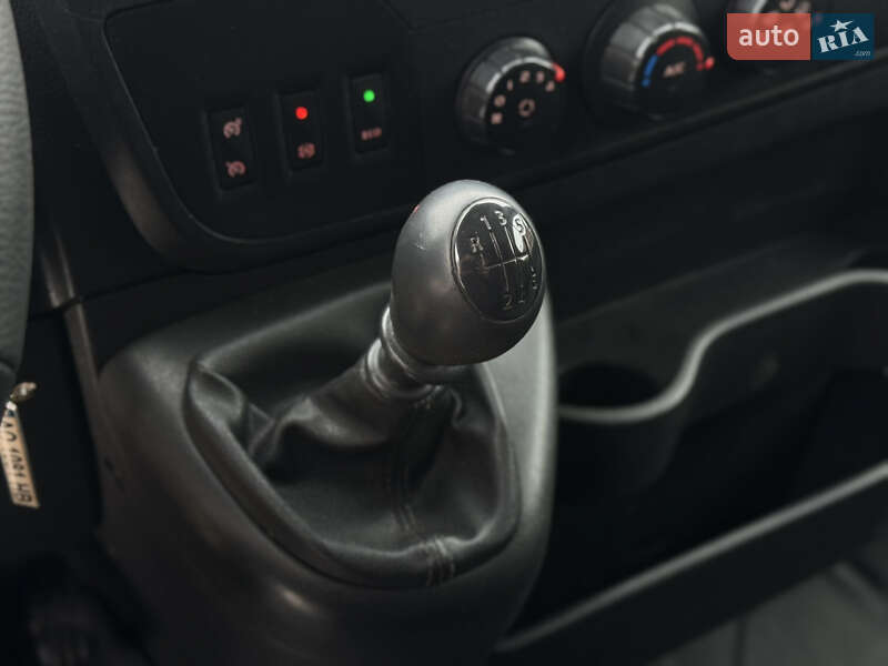 Грузовой фургон Renault Master 2018 в Мукачево