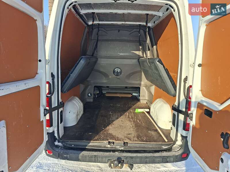 Вантажний фургон Renault Master 2012 в Рівному