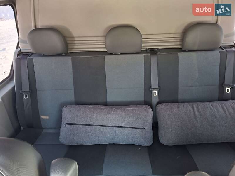 Вантажний фургон Renault Master 2012 в Рівному