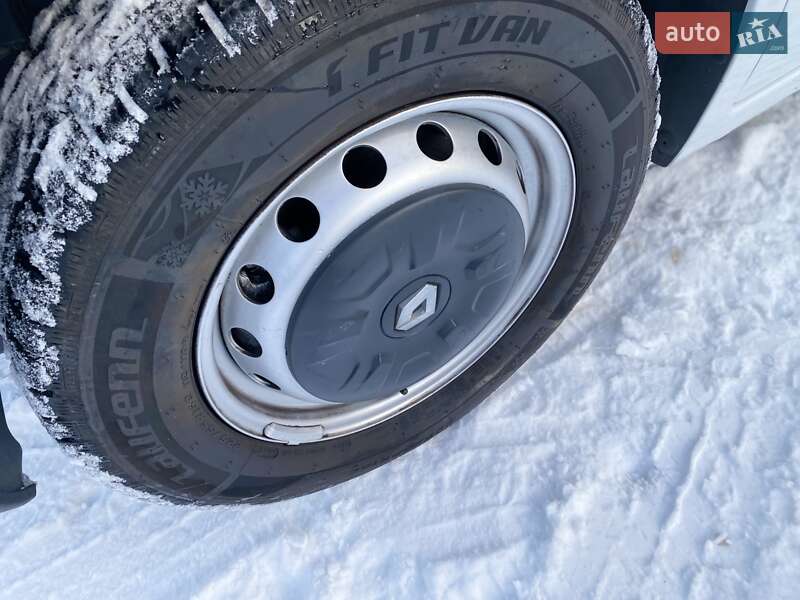 Грузовой фургон Renault Master 2018 в Хусте