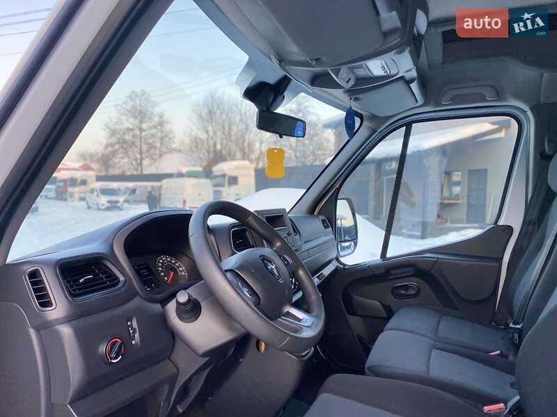 Грузовой фургон Renault Master 2021 в Хусте