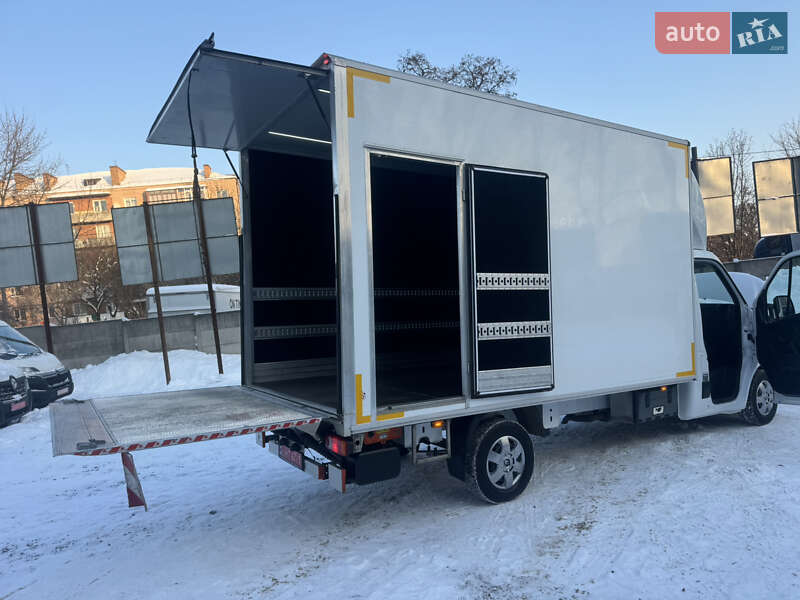 Вантажний фургон Renault Master 2022 в Рівному
