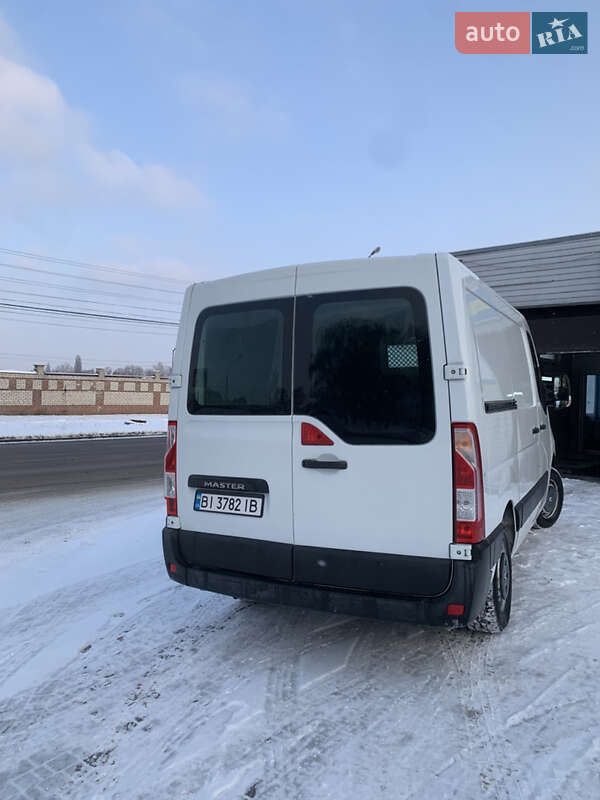 Вантажний фургон Renault Master 2016 в Кременчуці