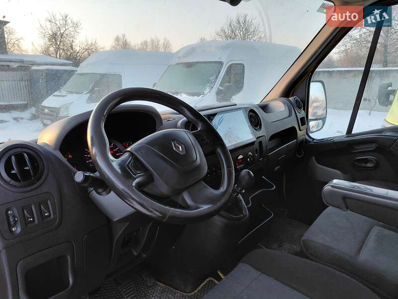 Вантажний фургон Renault Master 2017 в Івано-Франківську