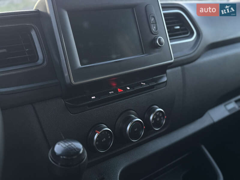 Вантажний фургон Renault Master 2022 в Луцьку