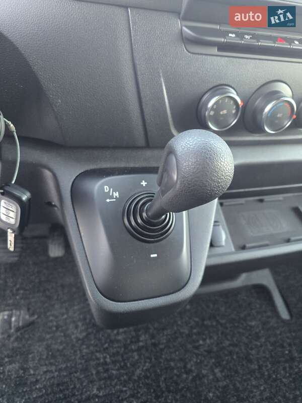 Грузовой фургон Renault Master 2022 в Стрые