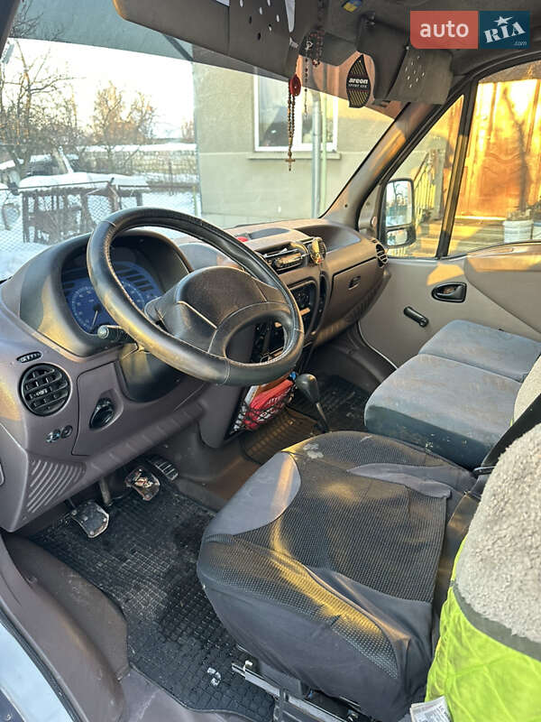 Вантажний фургон Renault Master 1998 в Стрию