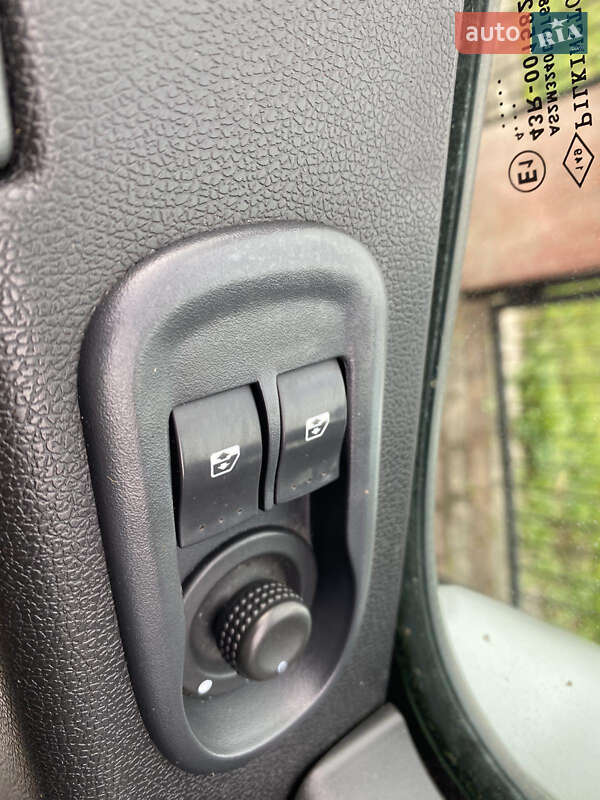 Эвакуатор Renault Master 2015 в Бучаче