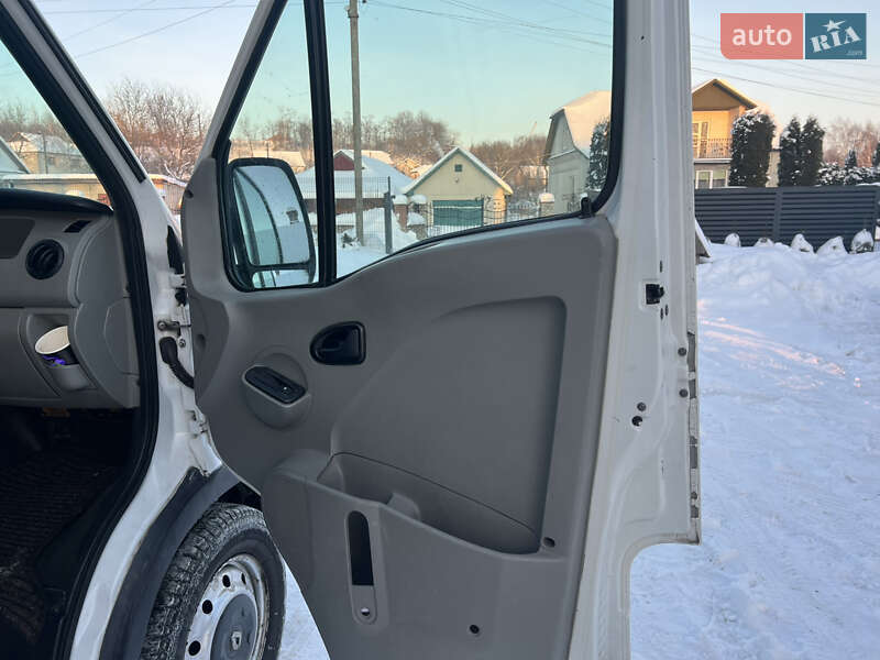 Грузовой фургон Renault Master 2008 в Кременце