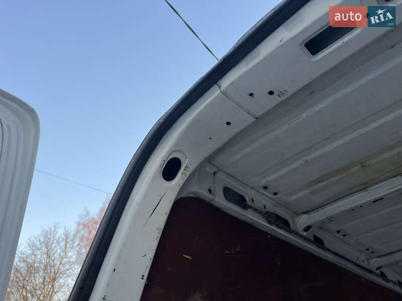 Грузовой фургон Renault Master 2008 в Кременце