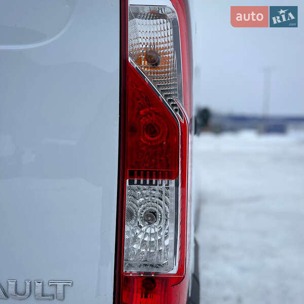 Вантажопасажирський фургон Renault Master 2023 в Києві