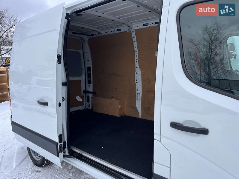 Вантажний фургон Renault Master 2016 в Дубні