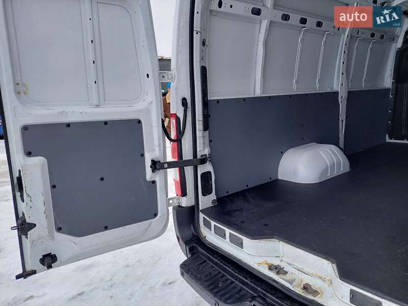 Мікроавтобус вантажний (до 3,5т) Renault Master 2020 в Львові фото 39 Мікроавтобус вантажний (до 3,5т) Renault Master 2020 в Львові