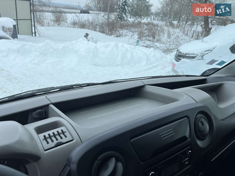 Вантажний фургон Renault Master 2017 в Дубні