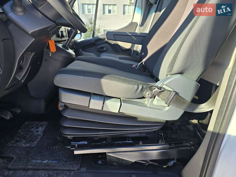 Вантажний фургон Renault Master 2017 в Луцьку