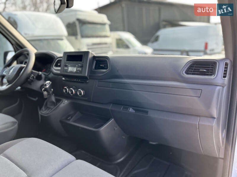 Вантажний фургон Renault Master 2021 в Хусті