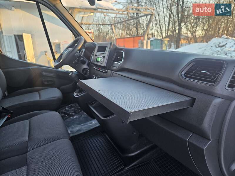 Вантажний фургон Renault Master 2022 в Бердичеві