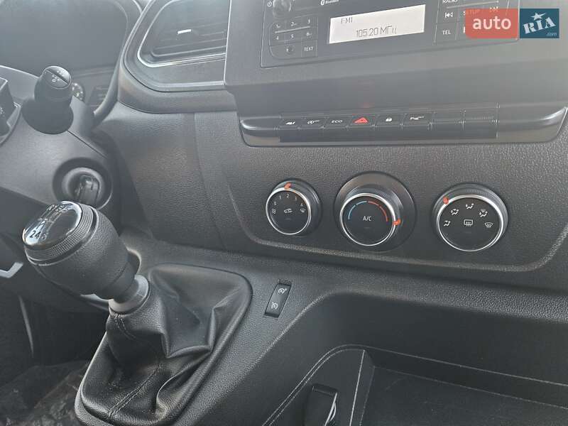 Вантажний фургон Renault Master 2022 в Бердичеві