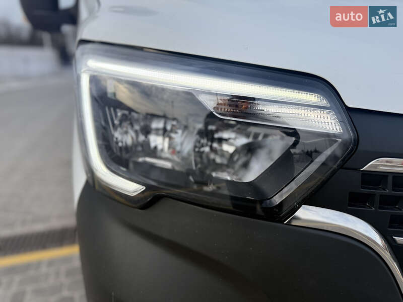 Вантажний фургон Renault Master 2020 в Дніпрі