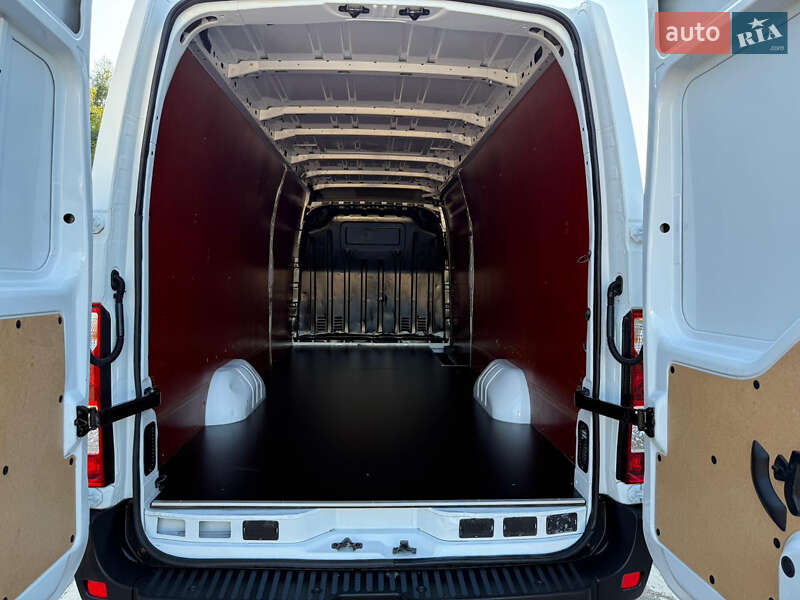 Вантажний фургон Renault Master 2020 в Дніпрі