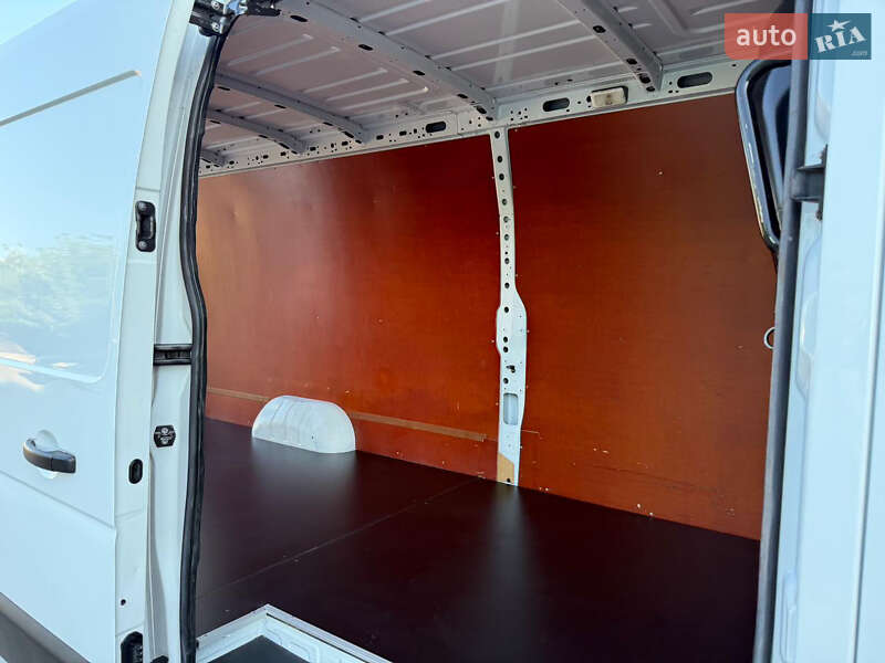 Вантажний фургон Renault Master 2020 в Дніпрі