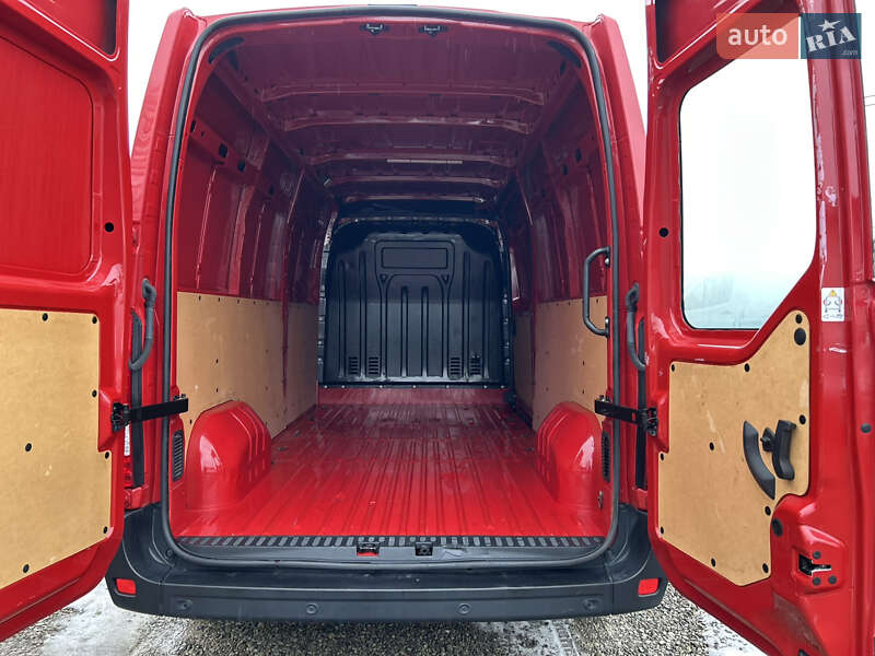 Грузовой фургон Renault Master 2024 в Хусте