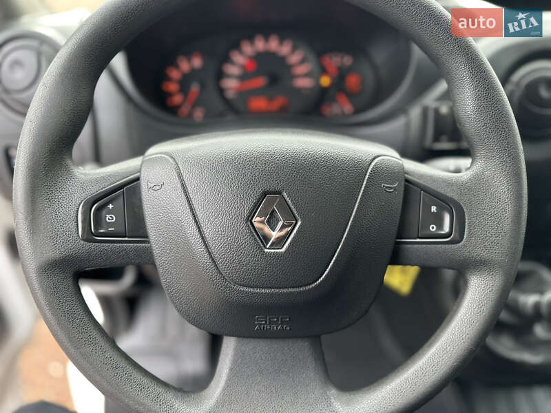 Вантажний фургон Renault Master 2019 в Рівному