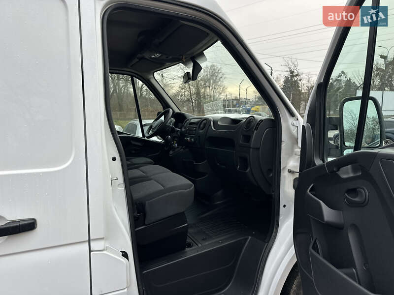 Вантажний фургон Renault Master 2019 в Рівному