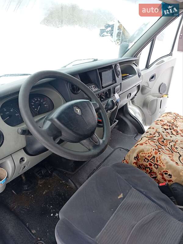 Вантажний фургон Renault Master 2003 в Умані