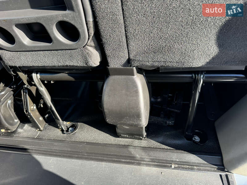 Вантажопасажирський фургон Renault Master 2017 в Києві