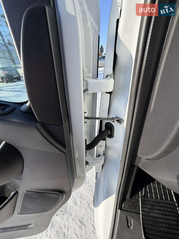 Грузопассажирский фургон Renault Master 2020 в Дубно