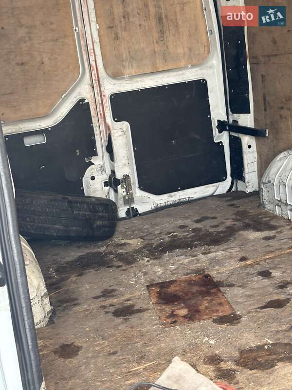 Вантажний фургон Renault Master 2013 в Івано-Франківську