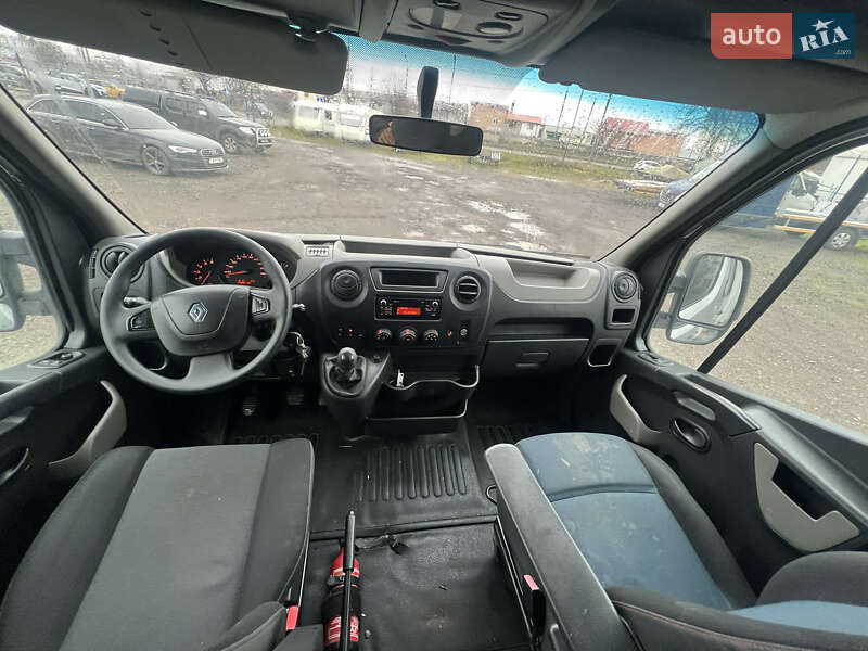 Вантажний фургон Renault Master 2015 в Луцьку