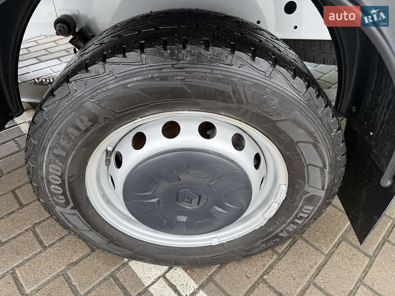 Вантажний фургон Renault Master 2021 в Дубні