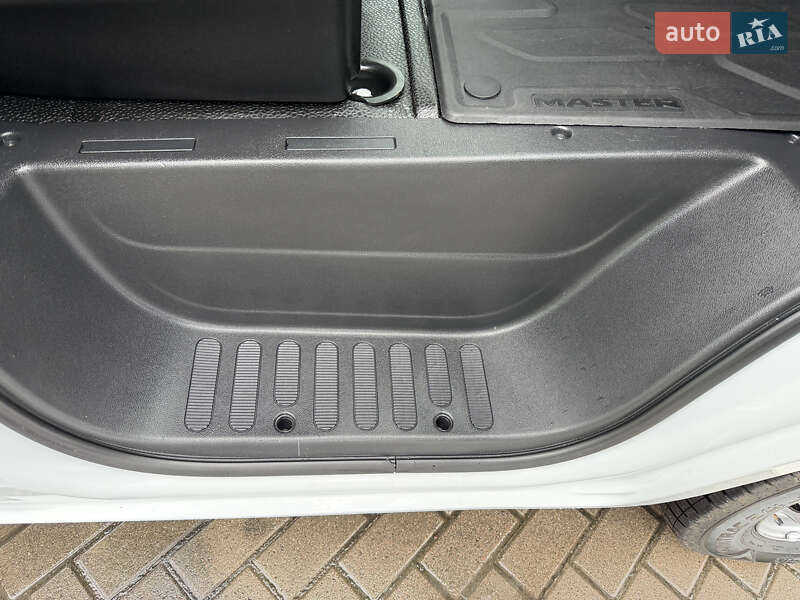 Вантажний фургон Renault Master 2021 в Дубні