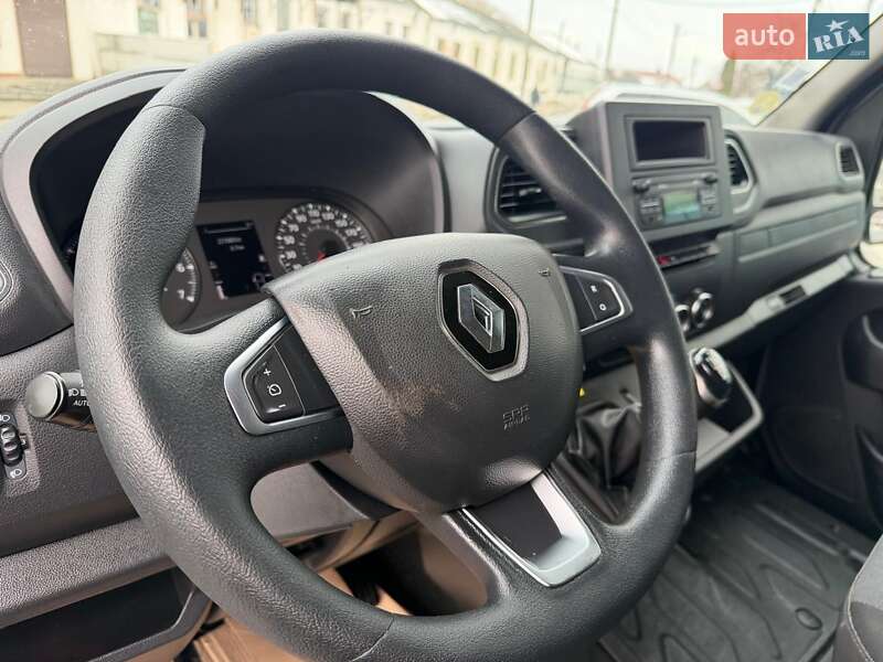 Вантажний фургон Renault Master 2020 в Дубні