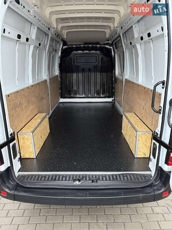 Вантажний фургон Renault Master 2022 в Дрогобичі