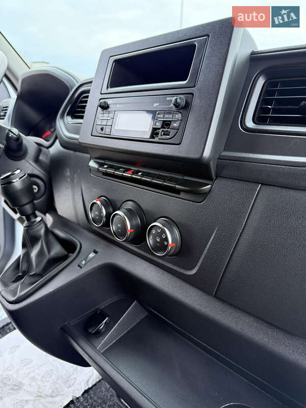 Вантажний фургон Renault Master 2022 в Дрогобичі