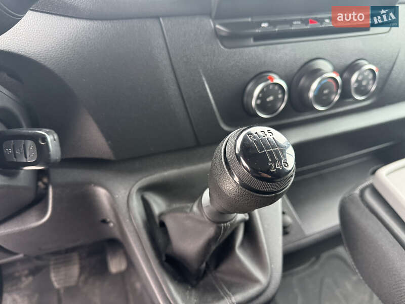 Вантажний фургон Renault Master 2022 в Луцьку
