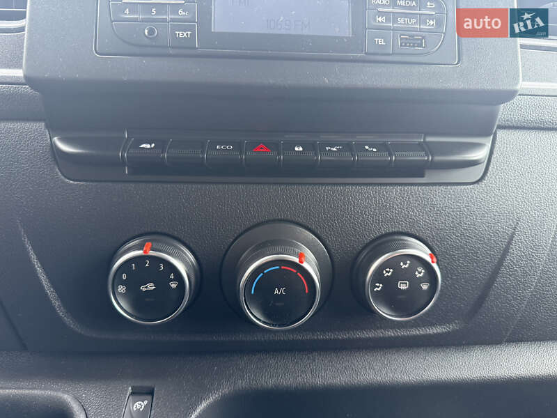 Вантажний фургон Renault Master 2022 в Луцьку