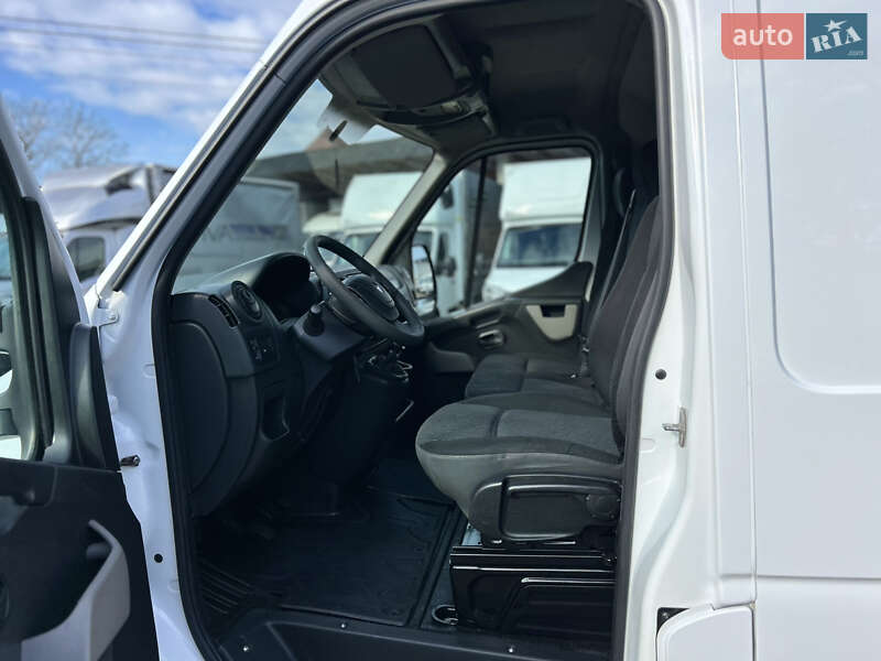 Вантажний фургон Renault Master 2018 в Хусті