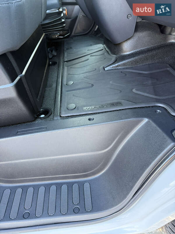 Грузовой фургон Renault Master 2022 в Киеве