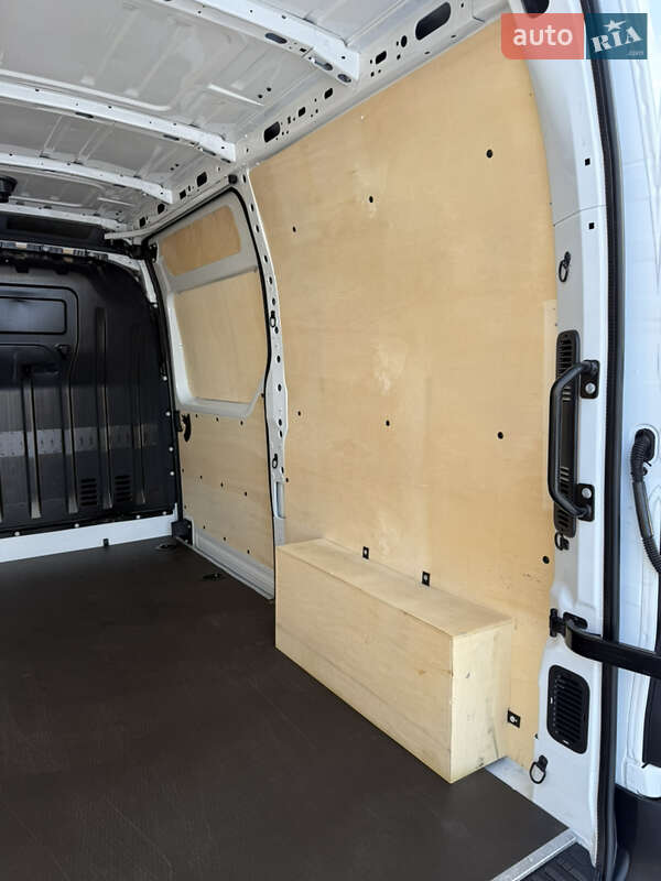 Грузовой фургон Renault Master 2022 в Киеве