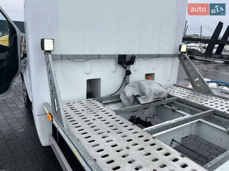 Евакуатор Renault Master 2016 в Львові