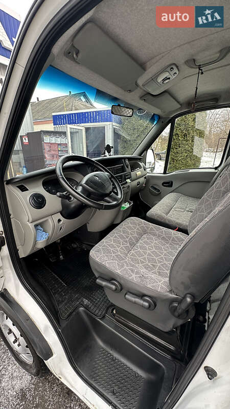 Грузовой фургон Renault Master 2009 в Умани