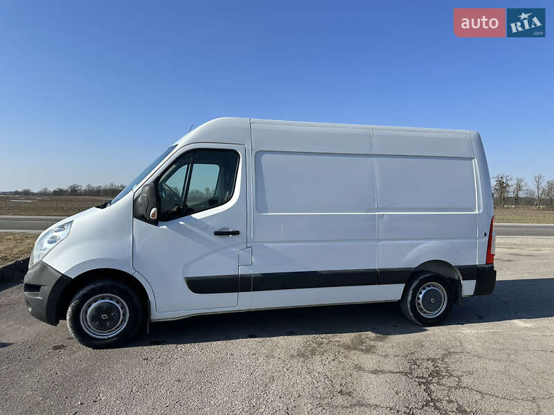 Вантажний фургон Renault Master 2016 в Радехові