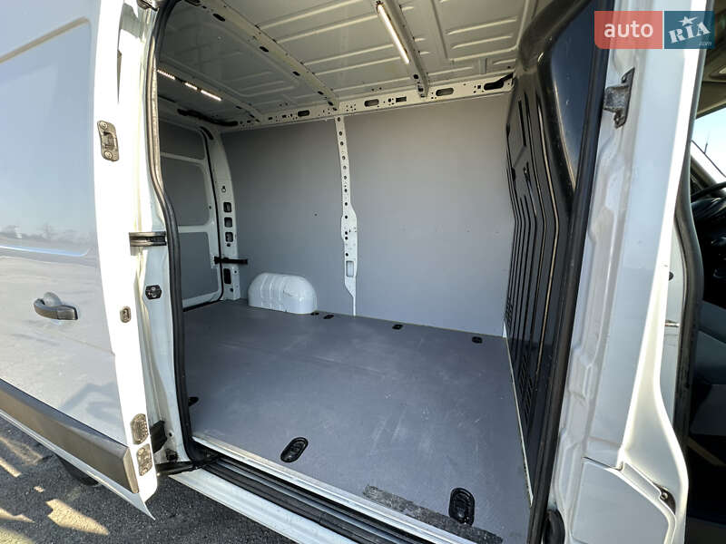 Вантажний фургон Renault Master 2016 в Радехові