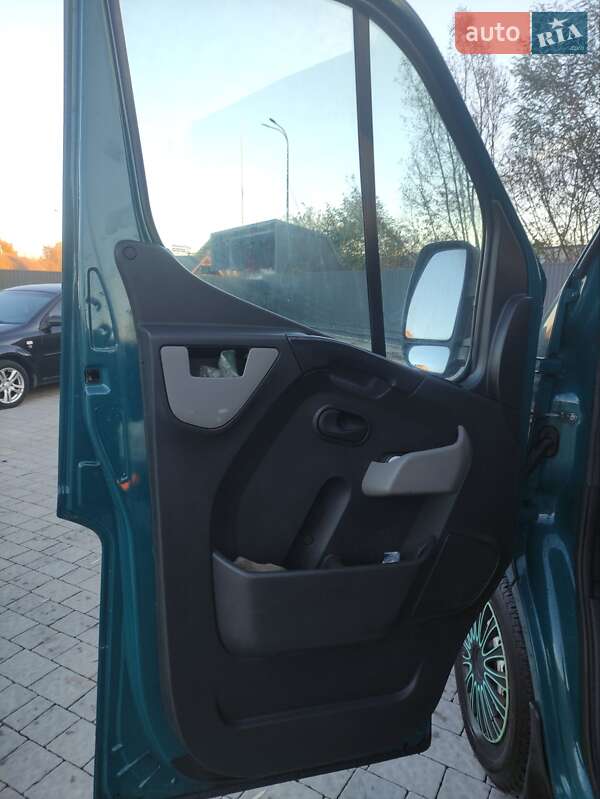 Автовоз Renault Master 2015 в Львові