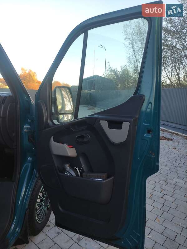 Автовоз Renault Master 2015 в Львові