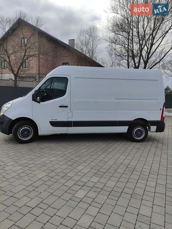 Грузовой фургон Renault Master 2015 в Львове